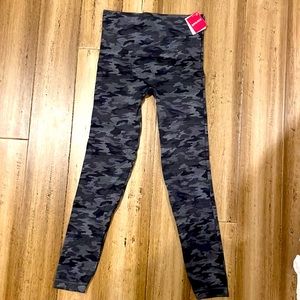 Spanx heather grey leggings. Size L.